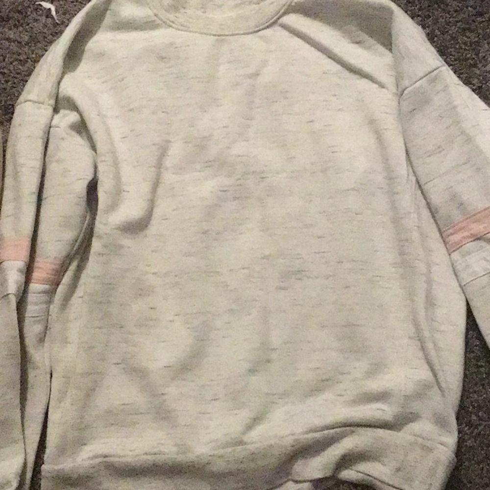 Long sleeve shirt size m.